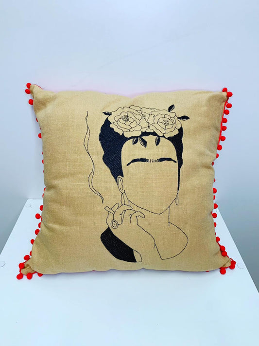 Fodera per cuscino in lino ricamato Frida con passamaneria