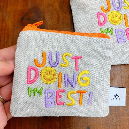 Mini pochette ricamata "just doing my best"