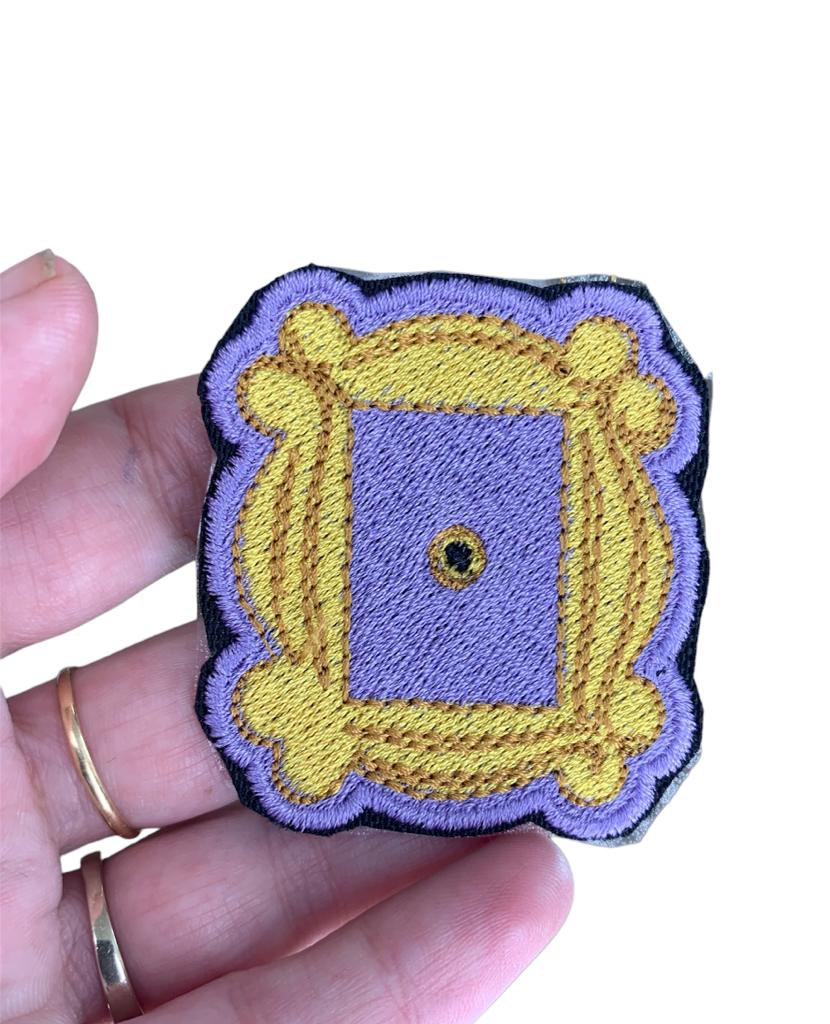 patch,toppa ricamata termoadesiva cornice friends