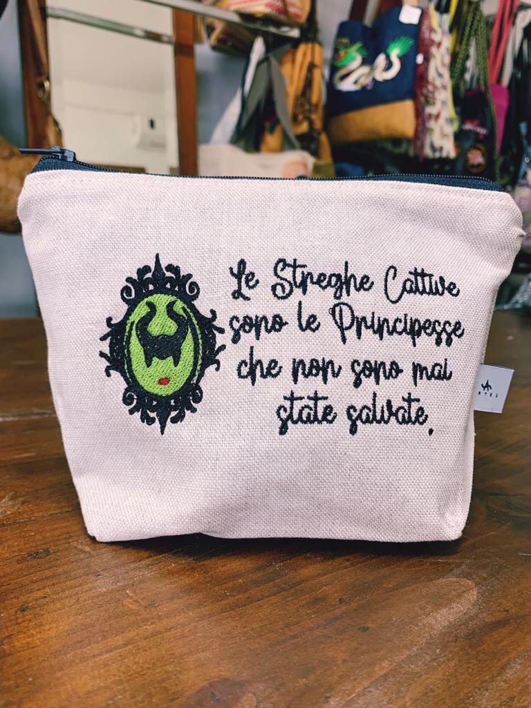 Pochette trapezio ricamata ,personalizzata "le streghe cattive"