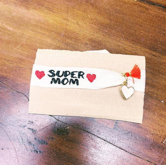 Braccialetto ricamato personalizzato "super mom" con cuore pendente