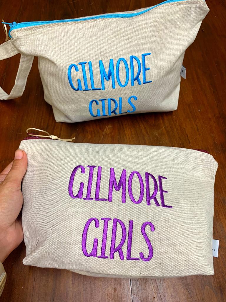 Maxi pochette trapezio ricamata "GILMORE GIRLS" fronte e retro