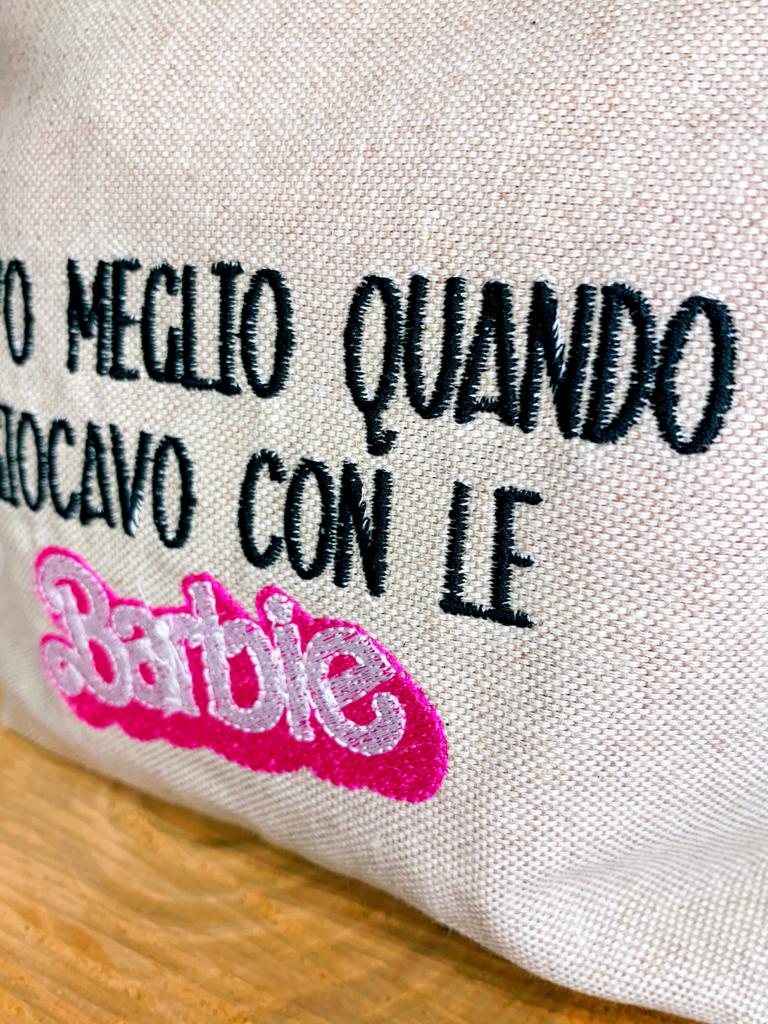 Pochette trapezio canapa naturale ricamata "stavo meglio quando giocavo"