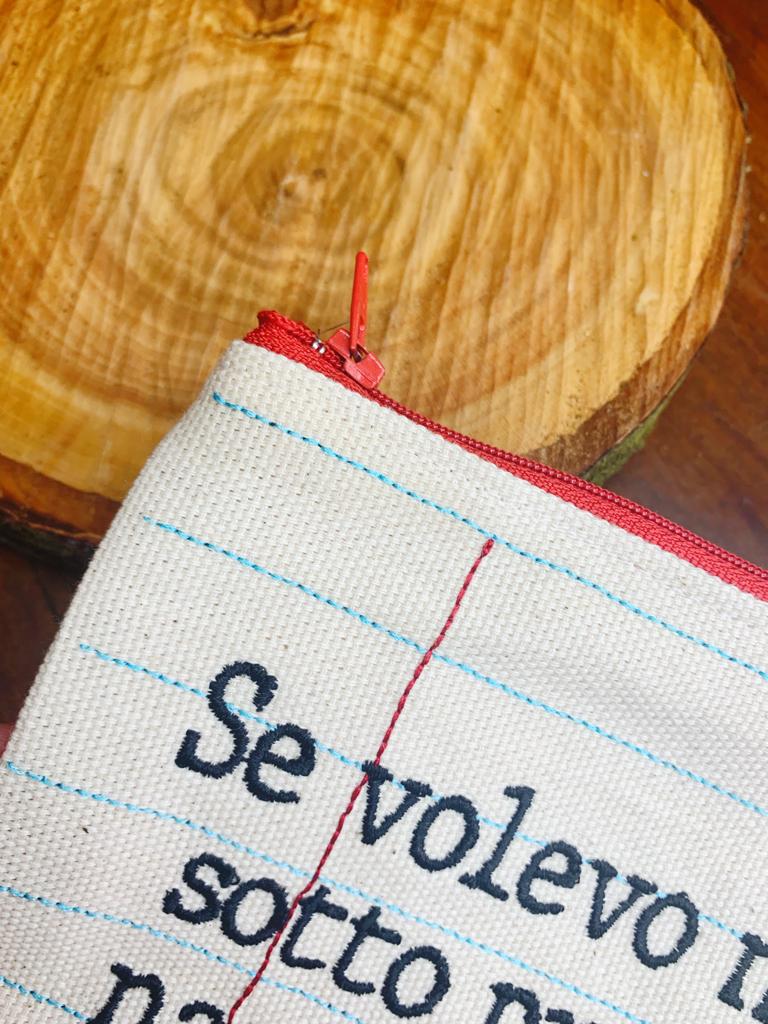 Pochette ricamata quaderno "Se volevo nascere sotto pressione"