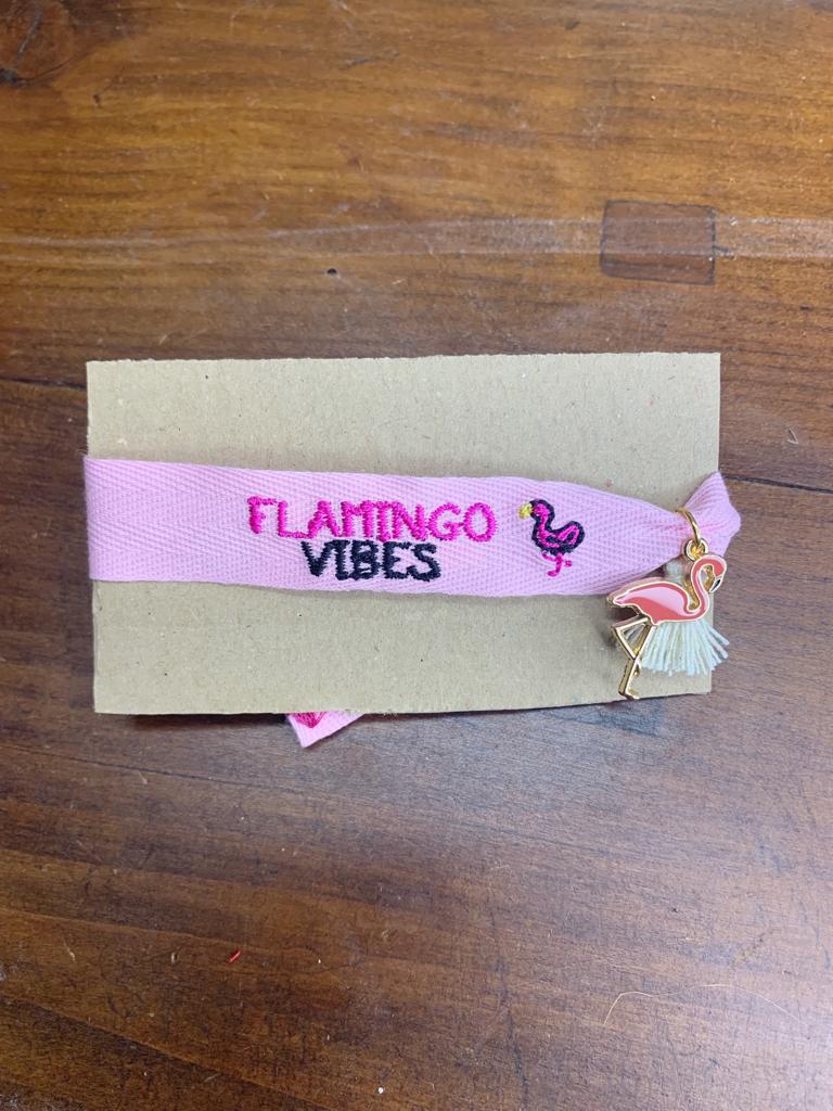 Braccialetto ricamato personalizzato "flamingo vibes" con pendenti